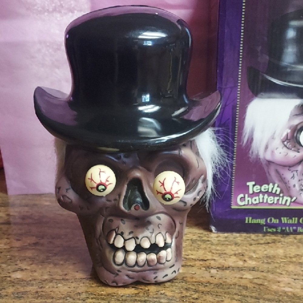 Talking Skull Motion Actvated Happy Halloween Greeting.Vintage.